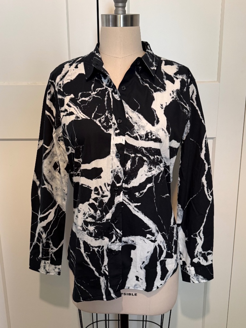 Wildfang women's button up shirt NWOT (M)